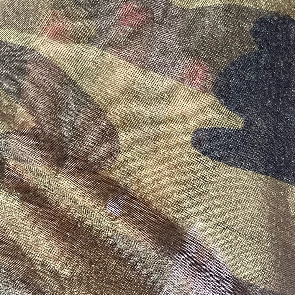 Lucky Brand Green Camo V-Neck Tee - Picture 3 of 6